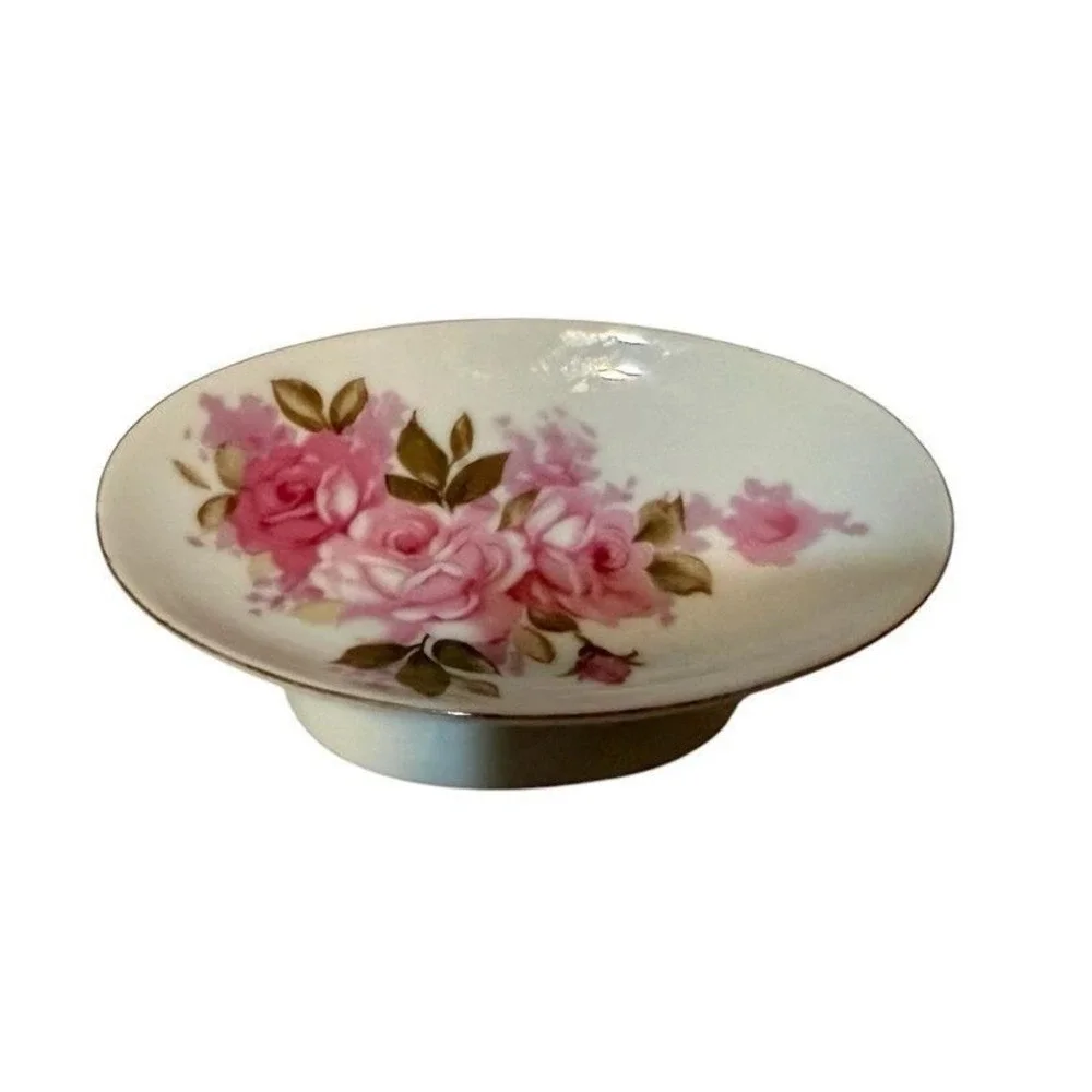 Japanese Soap Dish Trinket Floral Bouquet Porcelain White Background Gold Trim